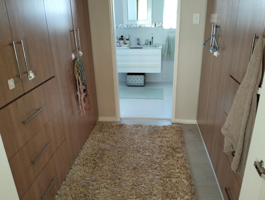 4 Bedroom Property for Sale in Hartenbos Central Western Cape